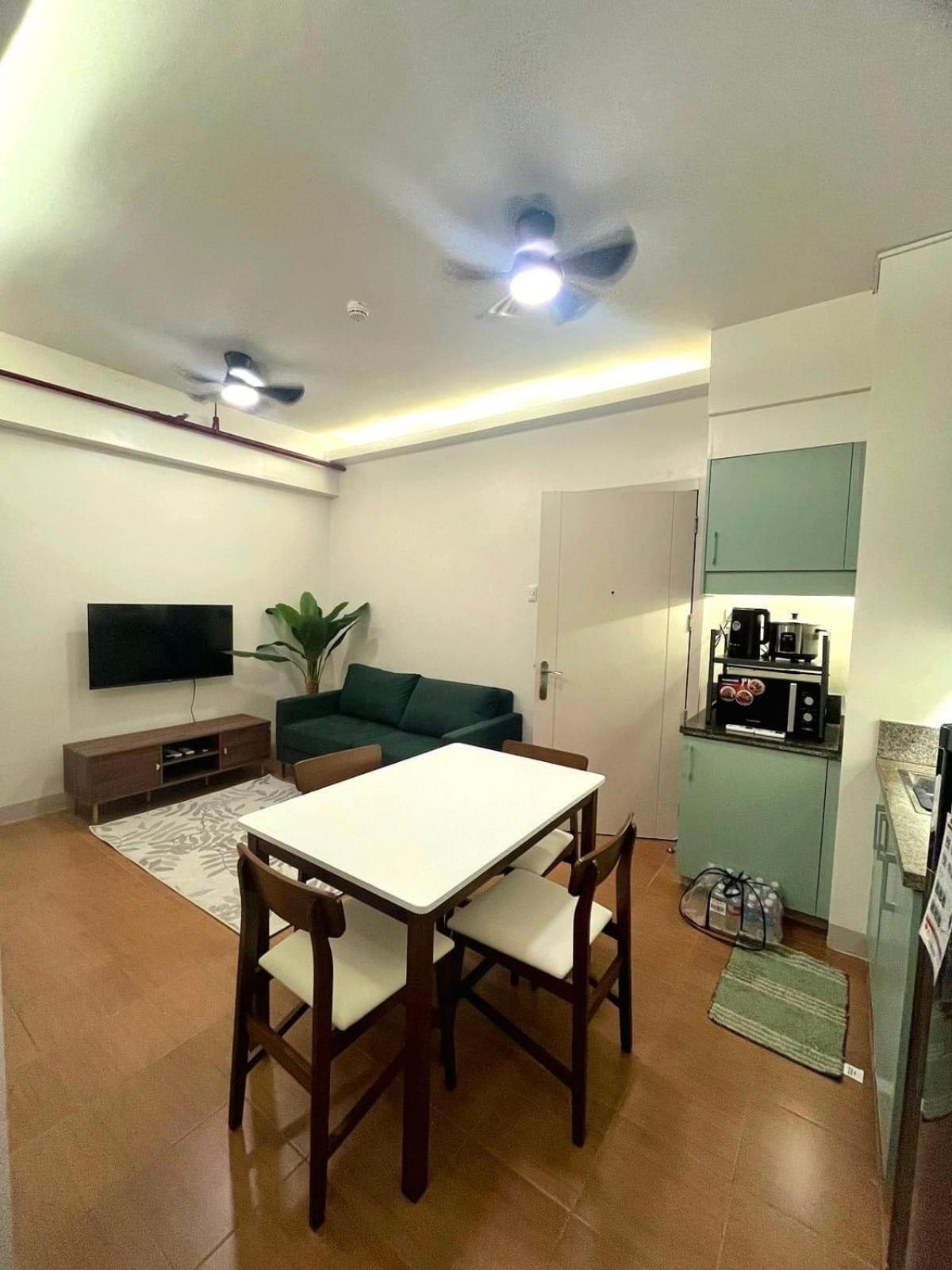 マンダルヨン・シティ Pioneer Woodlands Bed & Breakfast エクステリア 写真